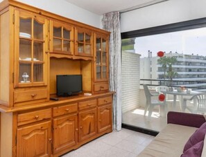 TV - Riviera Park J 56 by Interhome (Salou)