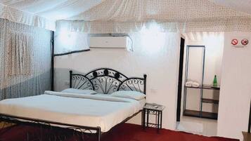 Deluxe Tent | Free WiFi