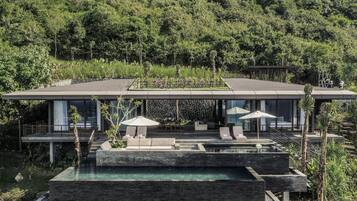 Luxury-Villa, 4 Schlafzimmer, eigener Pool, Meerblick (Villa Keluarga) | Blick auf die Hügel