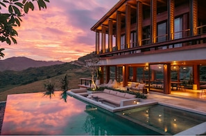 Villa luxueuse, 4 chambres, piscine privée, vue sur la mer (Villa GEM with Yoga Deck) | Vue de la chambre