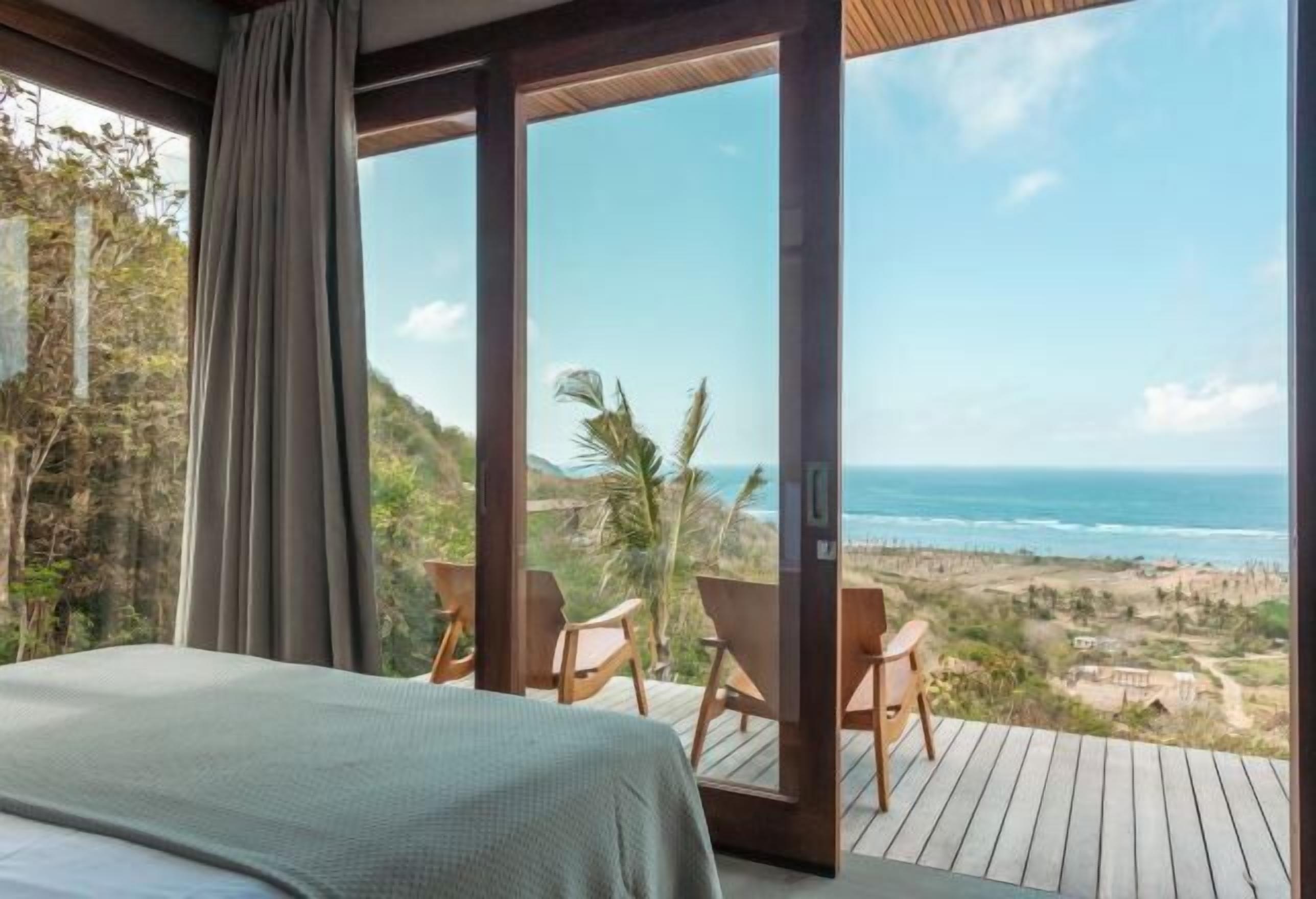 Premium bedding, minibar, individually decorated, individually furnished