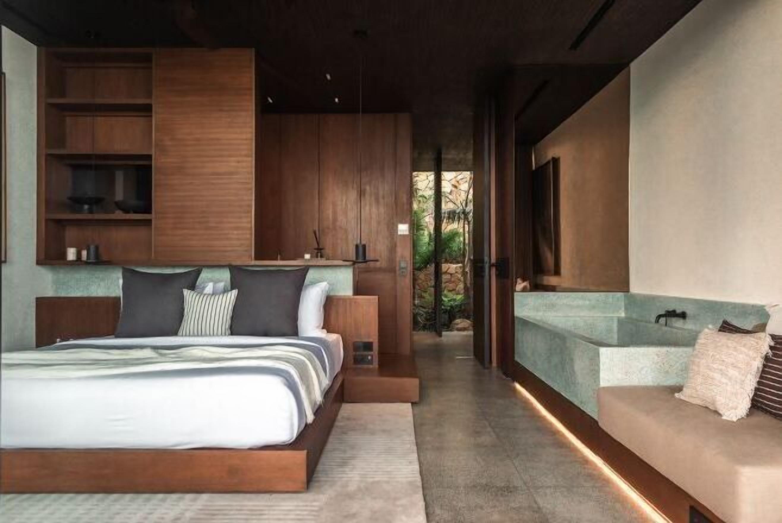 Premium bedding, minibar, individually decorated, individually furnished