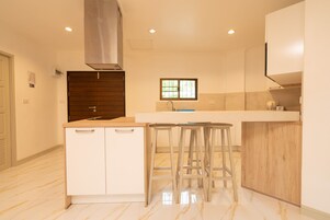 Fridge, microwave, coffee/tea maker, electric kettle