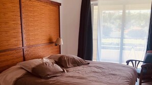 1 chambre, fer et planche à repasser, accès Internet, draps fournis
