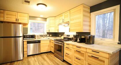 Pet Friendly Private Home, next door to Waterville Estates Recreation Center (GC29E)