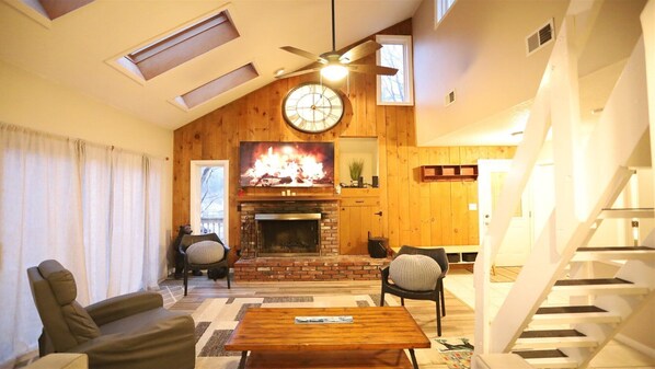 Interior - Pet Friendly Private Home, next door to Waterville Estates Recreation Center (GC29E) (Campton)