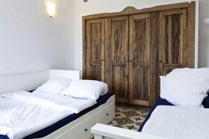 2 chambres, lit parapluie, Wi-Fi gratuit, draps fournis