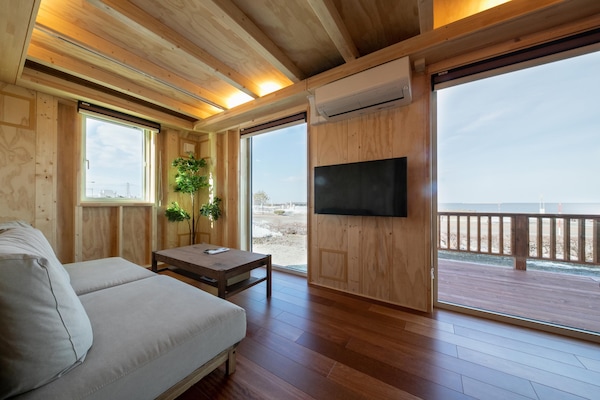 2 habitaciones, escritorio y espacio para trabajar con laptop