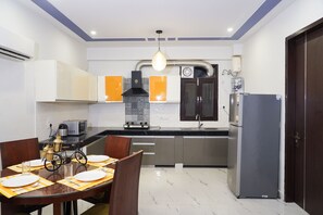 Dining - Lime Tree 2Bhk Serviced Apartment (Gurugram)