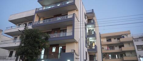 Fachada de la propiedad