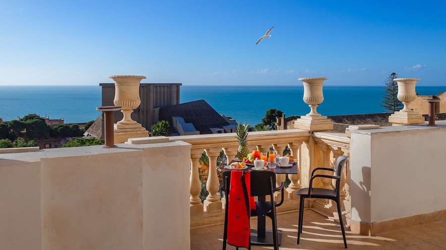 La Paloma Blanca Hotel