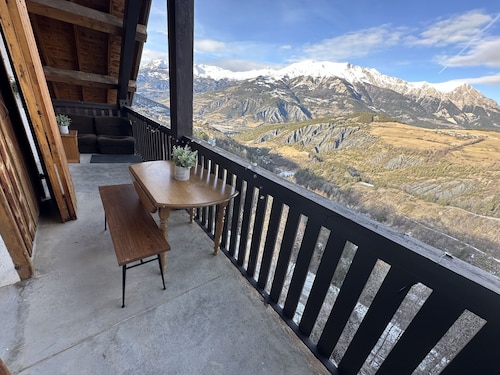 Apartment in Le Sauze with unobstructed mountain views