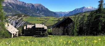 Apartment in Le Sauze with unobstructed mountain views