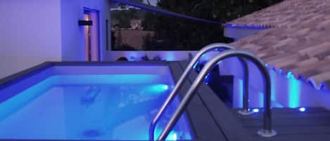 Bain à remous extérieur