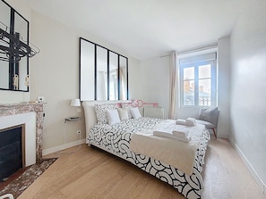 2 bedrooms, iron/ironing board, travel crib, free WiFi