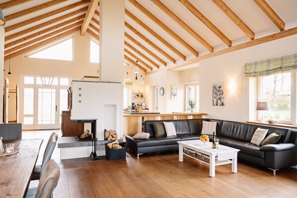 Smart TV, fireplace, table tennis, books