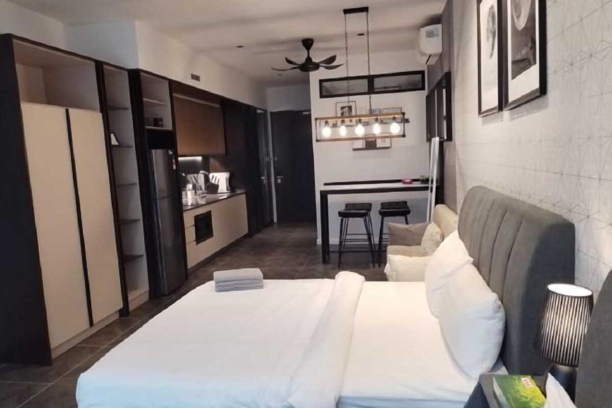 Desk, iron/ironing board, WiFi (free), bed sheets