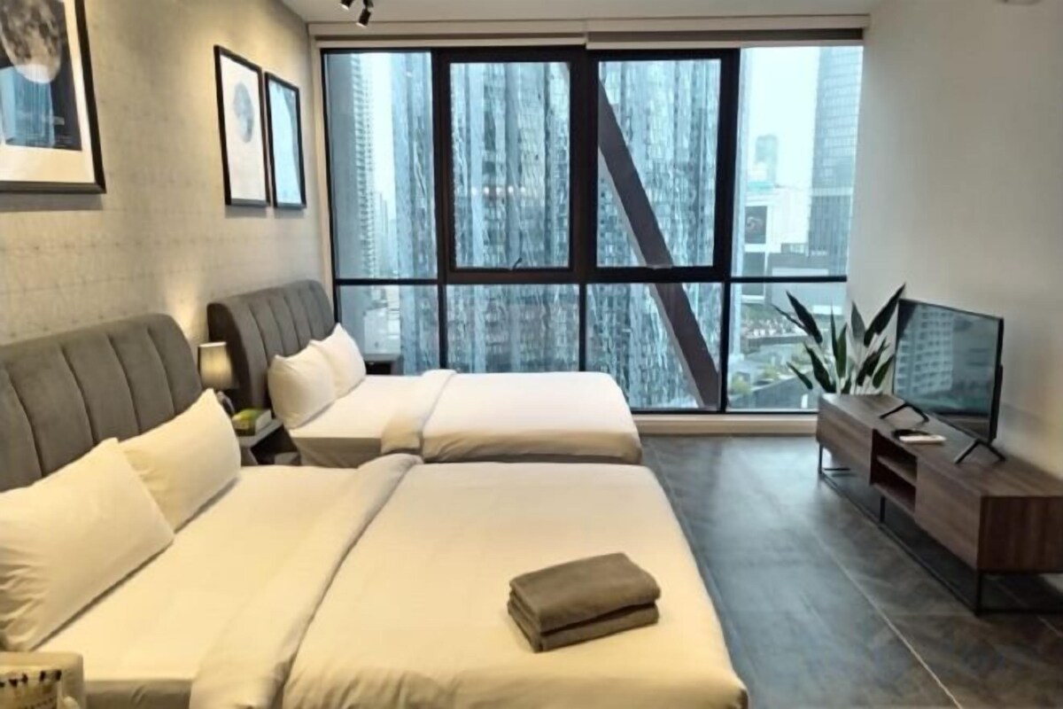 Desk, iron/ironing board, WiFi (free), bed sheets