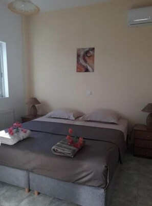 2 chambres, fer et planche à repasser, lit parapluie, Wi-Fi gratuit