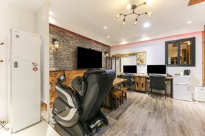 Decoración personalizada, muebles diferentes y wifi gratis 