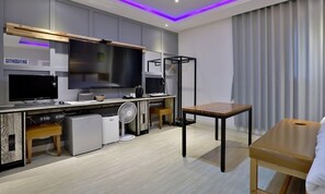 Decoración personalizada, muebles diferentes y wifi gratis 