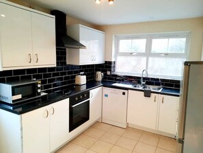 Private kitchen - Ashford Family Home (Ashford)