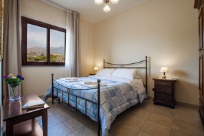 1 chambre, fer et planche à repasser, lit parapluie, Wi-Fi gratuit