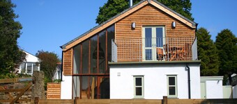 Luxury child and baby friendly rural retreat. Close to Porthleven and St Ives