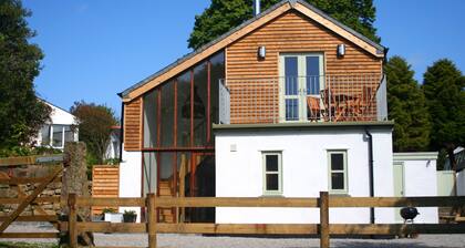 Luxury child and baby friendly rural retreat. Close to Porthleven and St Ives