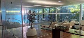 Taipas spa - with heated pool, jacuzzi, sauna and steam room. 10 mins away. - Beautiful spacious farmhouse apartment, with private pool, terrace, BBQ, Netflix (Longos)