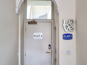 Interior - 2 Bedroom 4 Bed Family Flat Free Parking Wi-Fi near Rochdale Tram Rail Station (Rochdale)