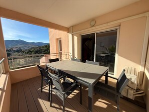 Outdoor dining - Banyuls T4 with parking and air conditioning near the beach (Banyuls-sur-Mer)