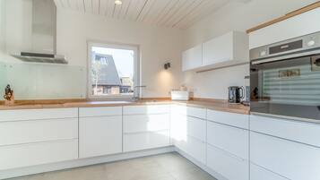 Kühlschrank, Ofen, Herdplatte, Geschirrspüler