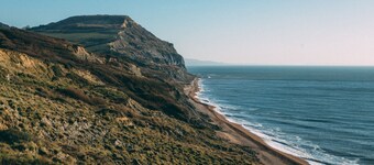 Romantic hillside hideaway with roof terrace and outstanding views