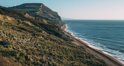 Romantic hillside hideaway with roof terrace and outstanding views