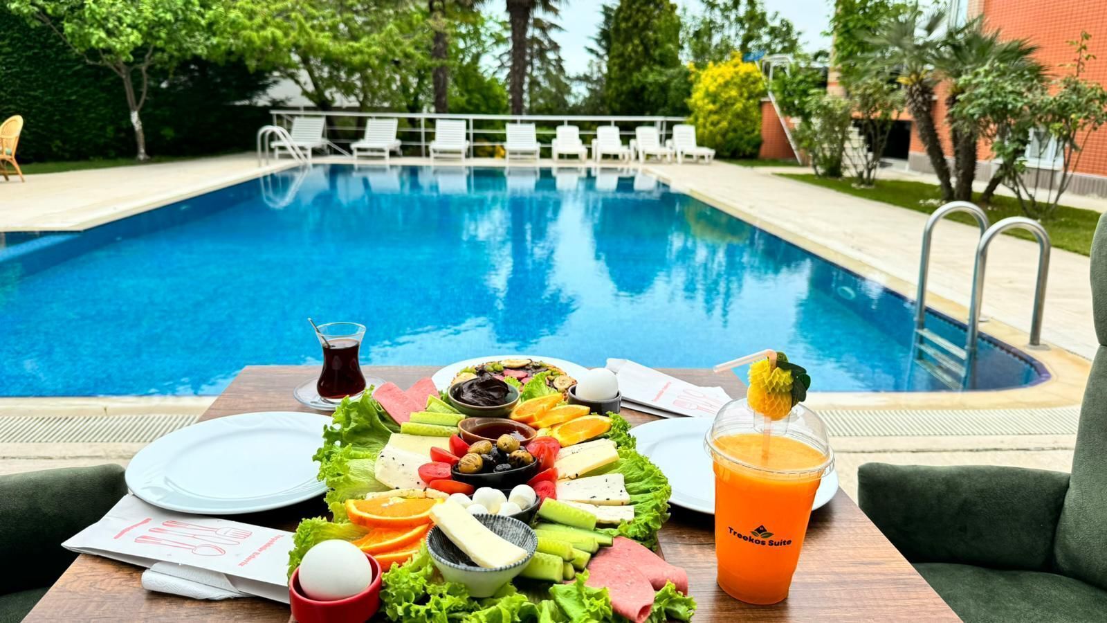 Termasuk sarapan pesanan masak setiap hari 