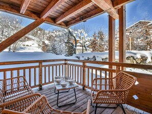 Property grounds - Ski-in/Ski-out: Modern 2-Bedroom Apartment for 4-6 Guests with Parking and WiFi (Les Gets)