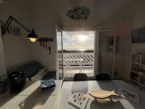 2-room apartment with balcony, sea view, parking in Saint-Pierre-d'Oléron, wifi included