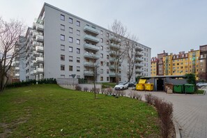 Exterior - Na Sza?cach Apartment by Renters (Wroclaw)