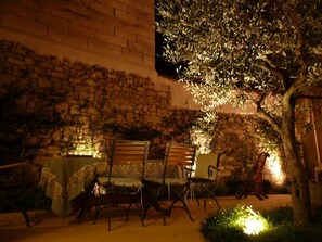 屋外ダイニングエリア