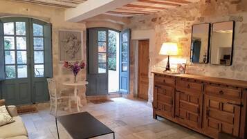 TV connectée, livres, imprimantes