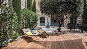 屋外ダイニングエリア