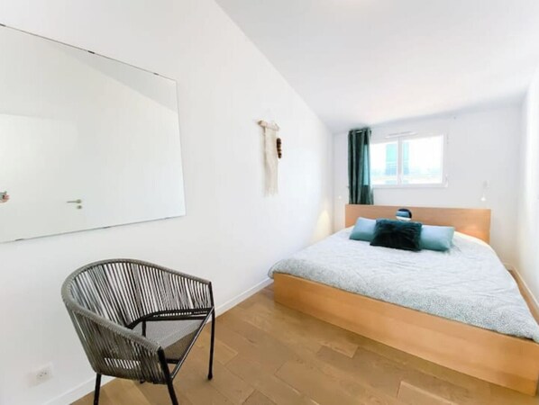 8 bedrooms, free WiFi, bed sheets