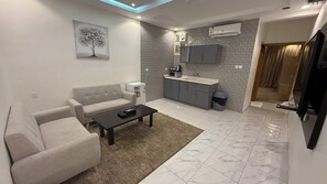 Egyptian cotton sheets, premium bedding, pillowtop beds, minibar