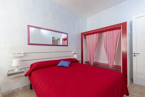 4 makuuhuonetta, silitysrauta/-lauta, Wi-Fi