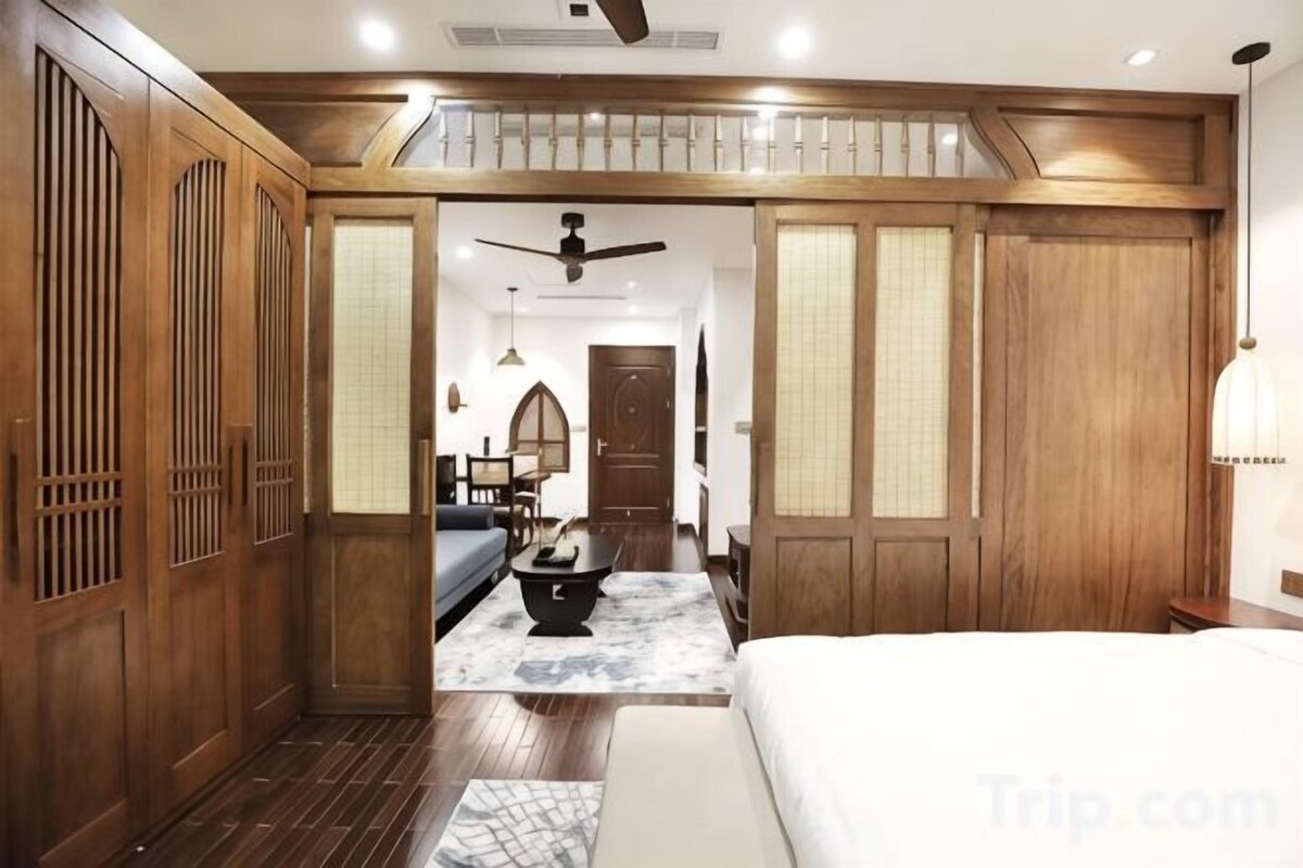 1 bedroom, minibar, desk, laptop workspace