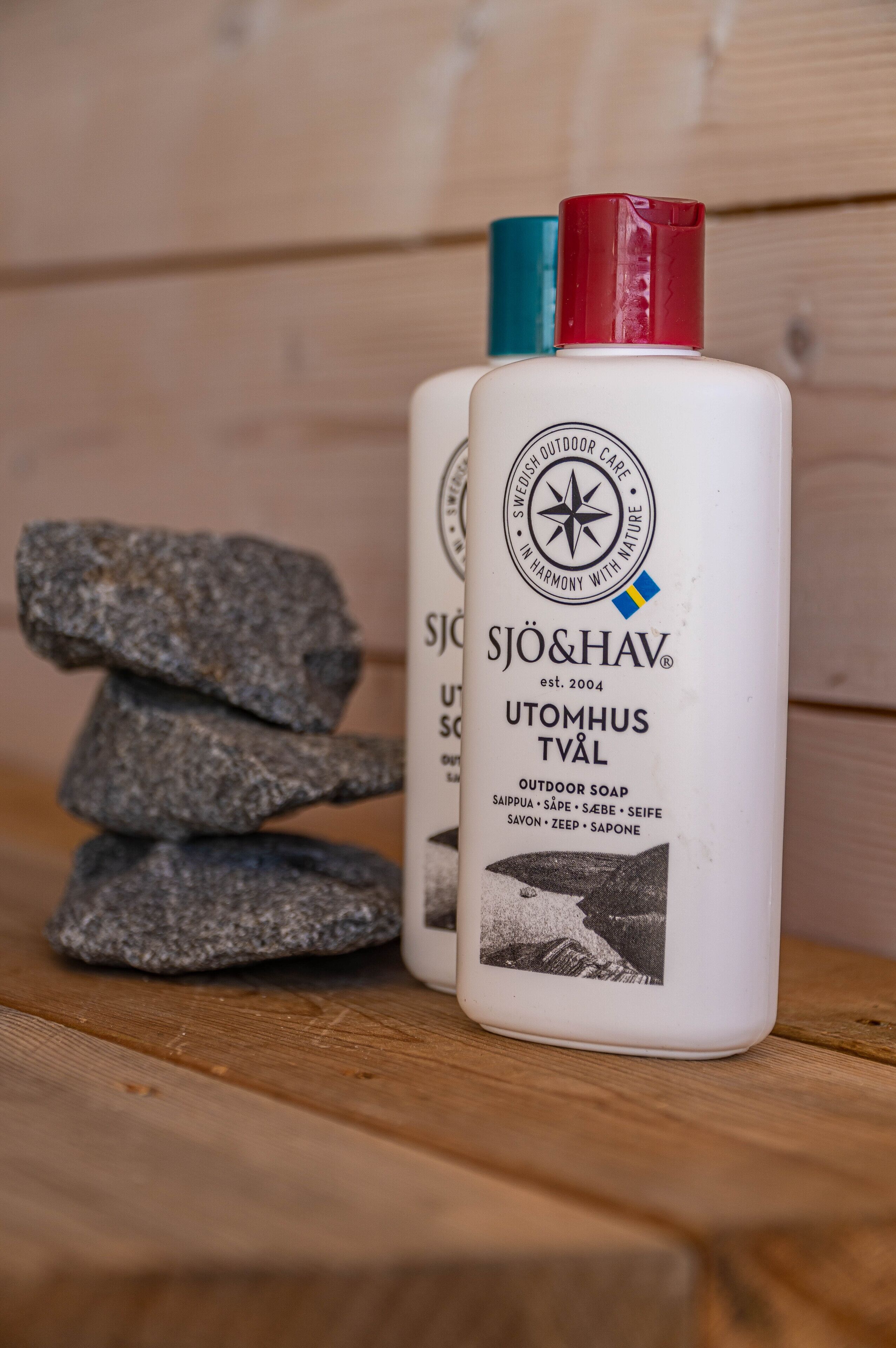 Tienda de campaña ejecutiva | Baño | Regadera y toallas 