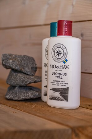 Executive Tent | Bathroom | Shower, towels