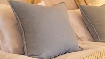 Tienda de campaña ejecutiva | Ropa de cama de alta calidad y camas con efecto memoria