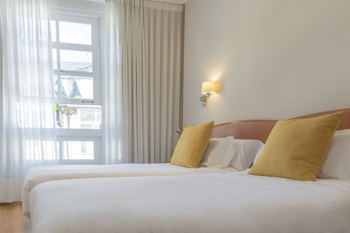 Gallery Twin Room, 1 Bedroom, City View | Premium bedding, Select Comfort beds, desk, laptop workspace